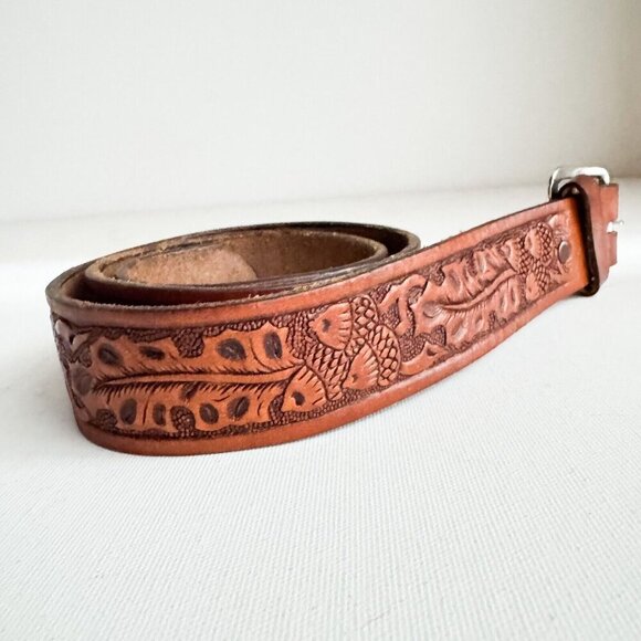 Vintage Leather HandTooled Leaf Acorn Motif Brown Belt - Picture 5 of 5